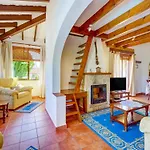 Sunny Family Villa, Βίλα *
