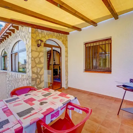 Sunny Family Villa, Villa