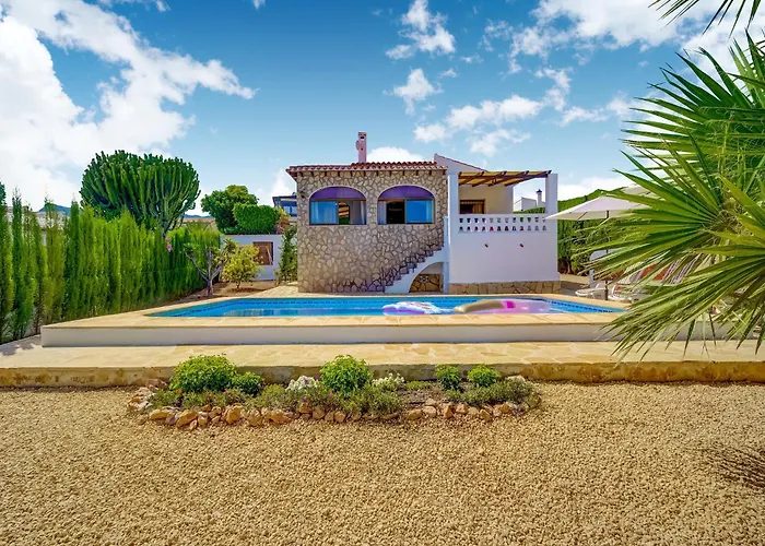 Sunny Family Villa, *